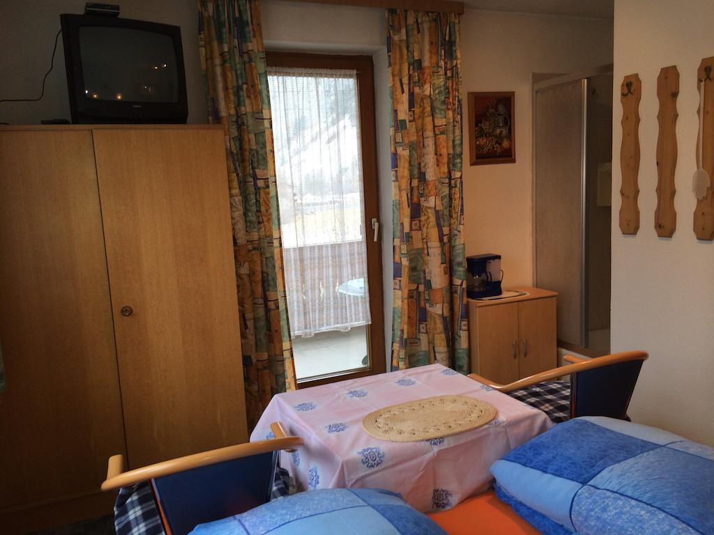 Haus Scholl Bed and Breakfast Nassereith Pokój zdjęcie